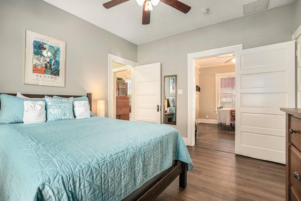 Beachy Bungalow! 2Bd, King Bed Galveston Exterior foto